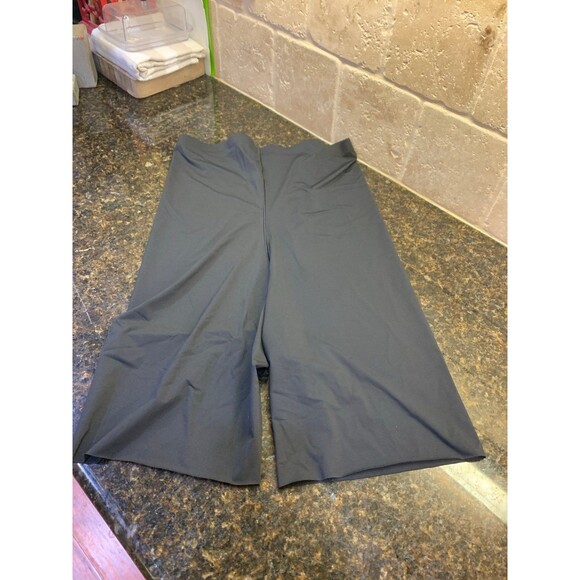 Spanx High Waist Mid Thigh Shaper Short Size 1X Like New - Picture 6 of 9